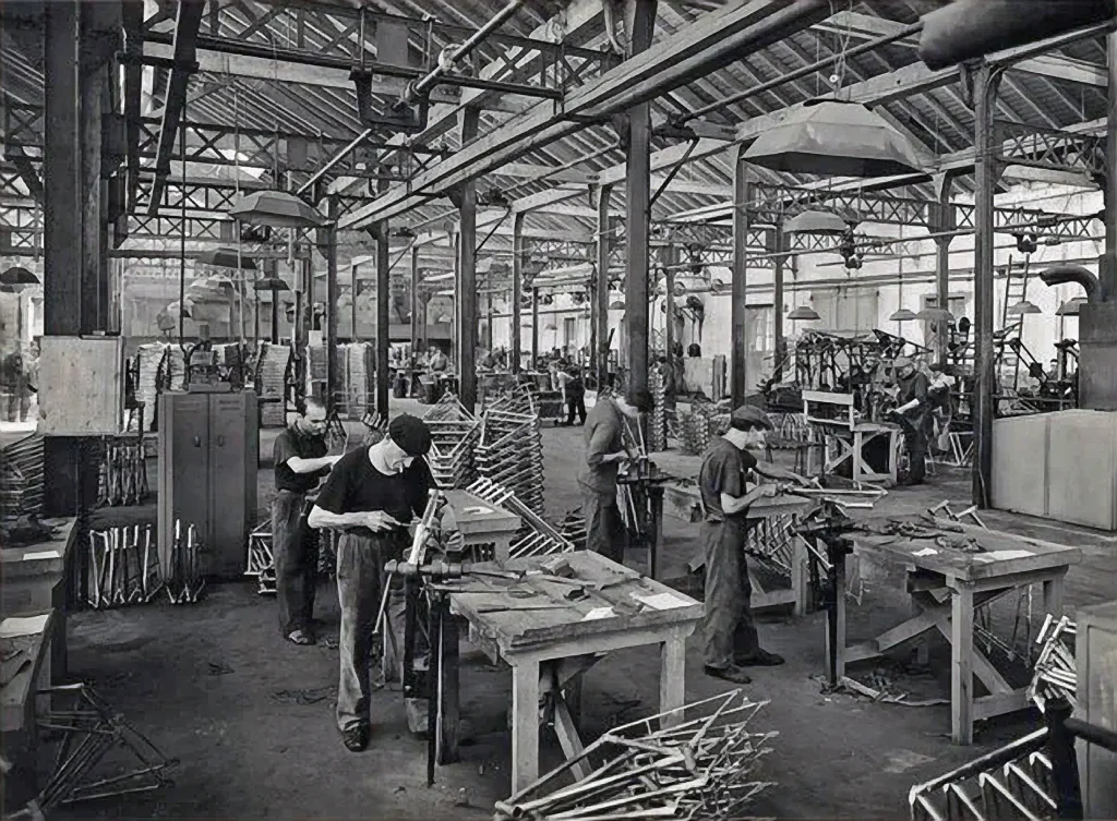 Cycles Mercier Assembly Floor in 1919