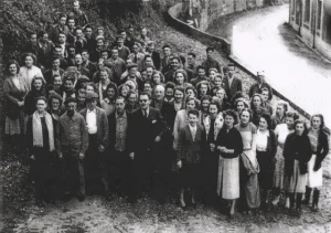 Ideale F Tron Cie Company Photo After Opening Cantine 3000px