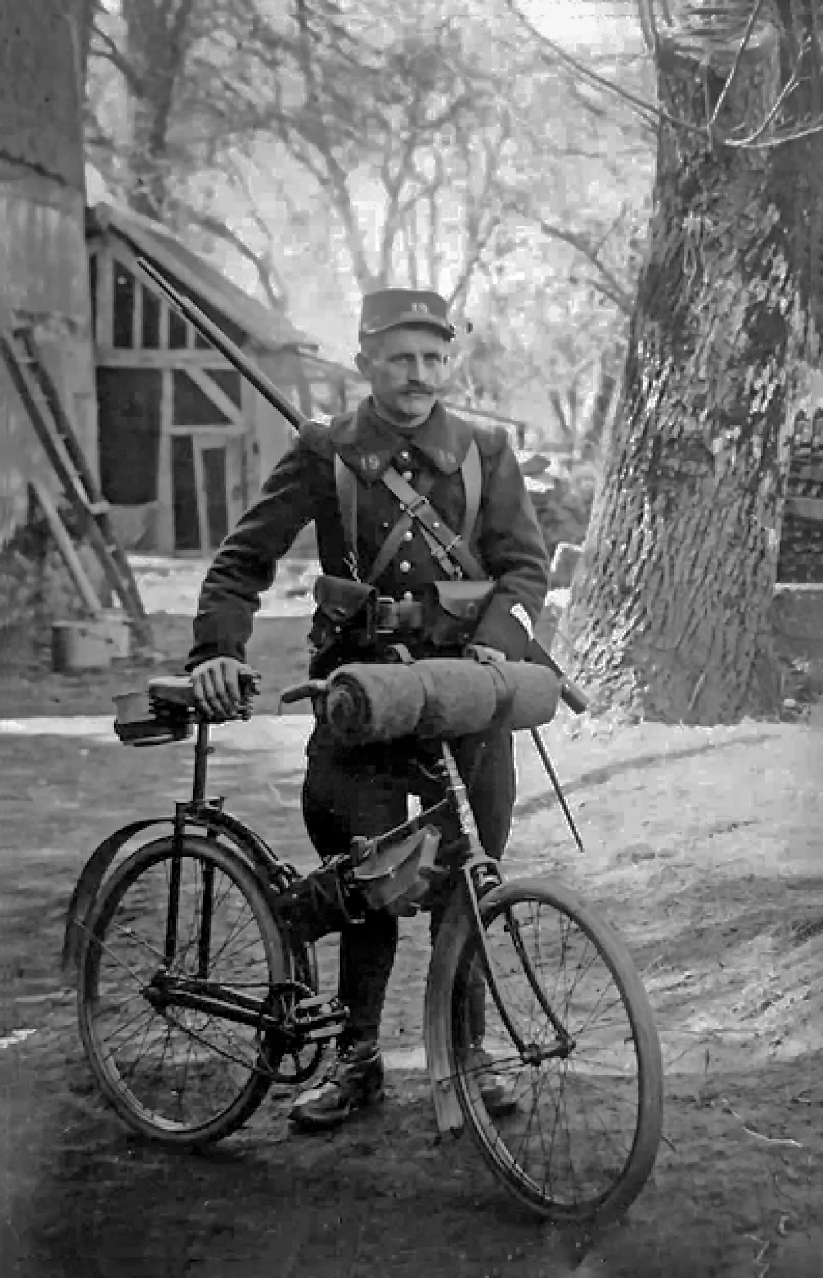 Cycles Peugeot Capitaine Gérard military bicycle postcard