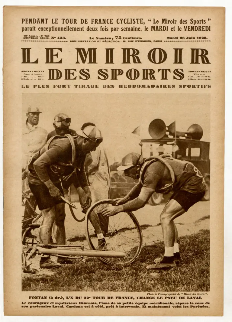 Le Miroir des Sports 26 June 1928 Cover — Victor Fontan Changing His Teammate's Tyre — page 1 of 1