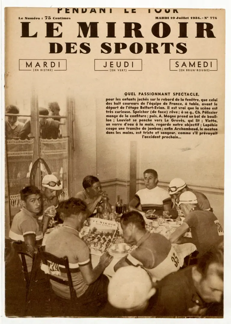 Le Miroir des Sports 10 July 1934 Cover — The French Team at Table Before the Belfort-Évian Stage — page 1 of 1
