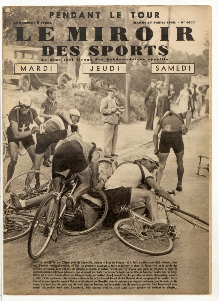 Le Miroir des Sports 25 July 1939 Cover — The Mass Crash at Les Olives — page 1 of 1