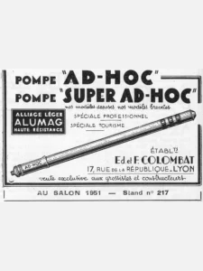Ad-Hoc advertisement from L'Officiel du cycle, 6 October 1951, page 128: a horizontal advertisement in a heavy black frame open at the upper right, where the rule breaks around the end of the top line.