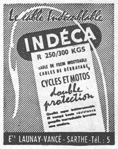 Indéca advertisement from L'Officiel du cycle, 21 December 1957, page 16: a brake cable loops in a broad white curve over a ground of fine diagonal ruling, with the INDÉCA name reversed out of a black rounded panel and a tilted light card below it carrying the product text.