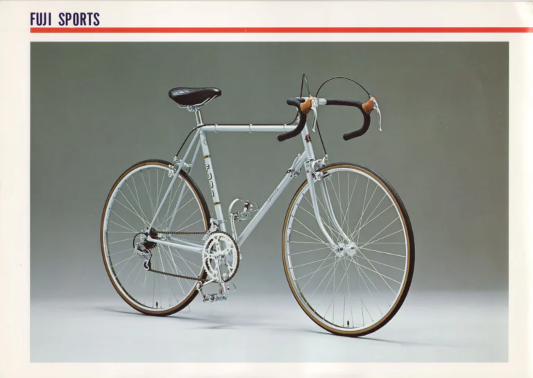 Fuji c.1978 International Catalog — Nine Models from the Professional to the OA-10, in English, German and French — page 16 of 20
